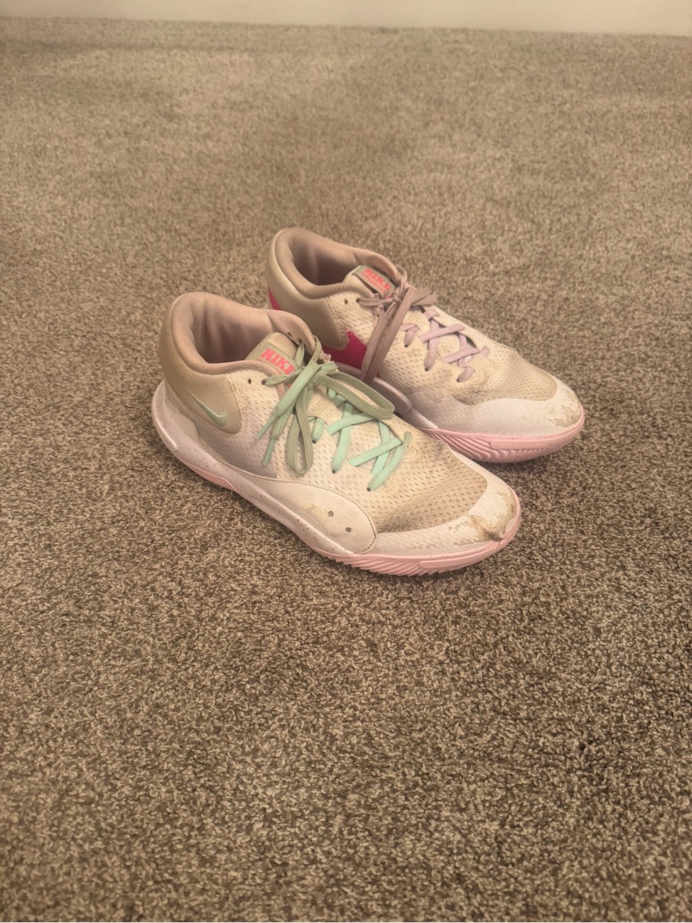 Nike Light Pink & Mint Two-Tone Athletic Volleyball Shoes